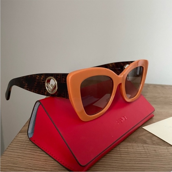 Fendi Orange Sunglasses - Picture 3 of 8